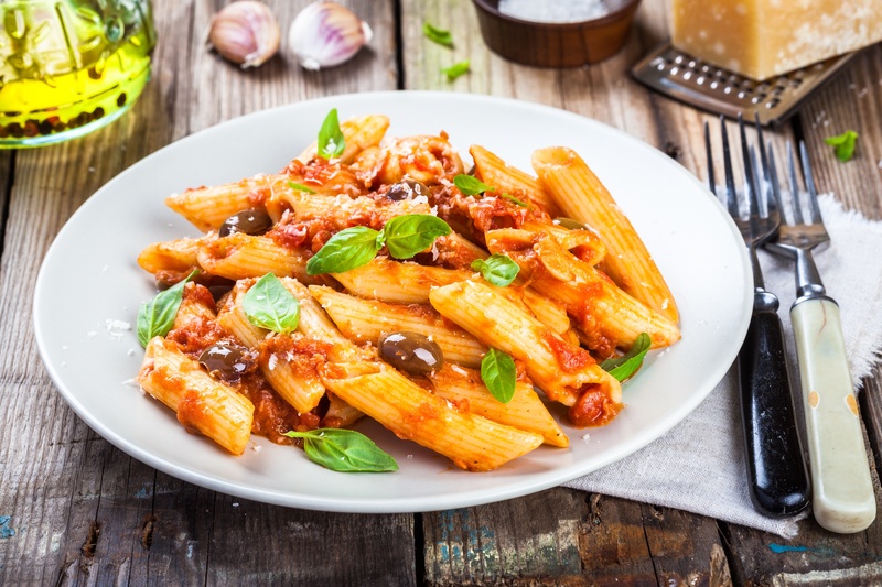 vin penne puttanesca, montepulciano