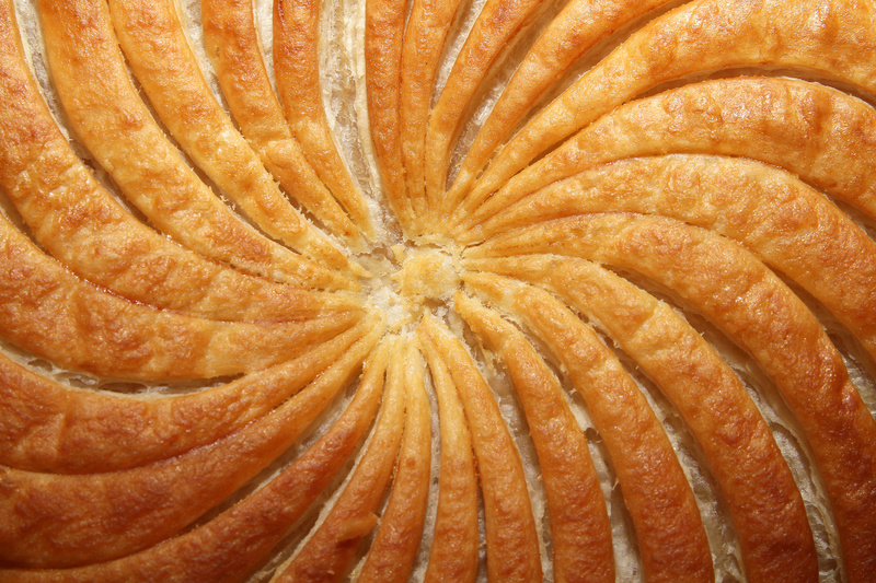 galette des rois torta dei re magi frangipane e vino bianco dolce
